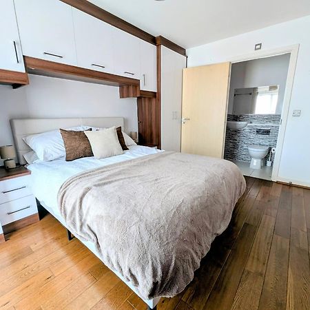 Modern Townhouse Near Coop Live Etihad Villa แมนเชสเตอร์ ภายนอก รูปภาพ