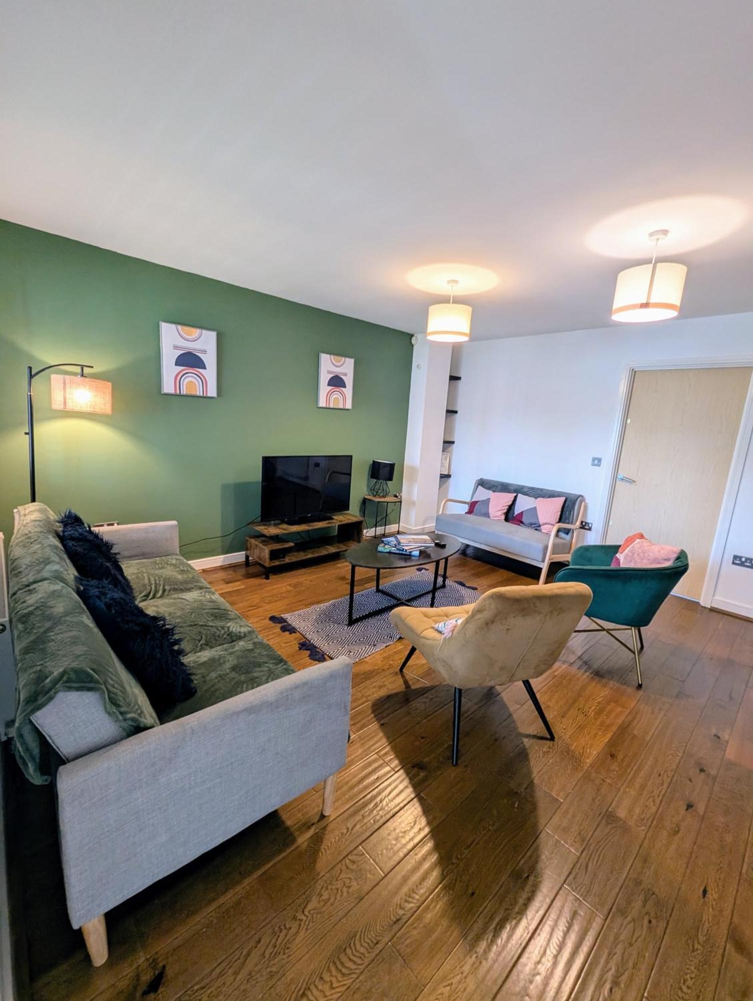 Modern Townhouse Near Coop Live Etihad Villa แมนเชสเตอร์ ภายนอก รูปภาพ
